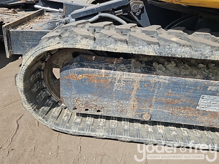 2019-deere-35g-image-23