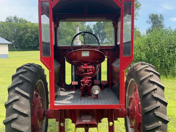 1948-farmall-h-with-automatic-cab-image-4