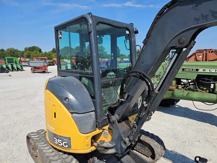 2019-deere-35g-image-4