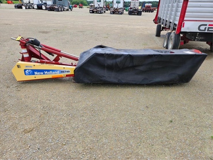 new-holland-h6740-image-4