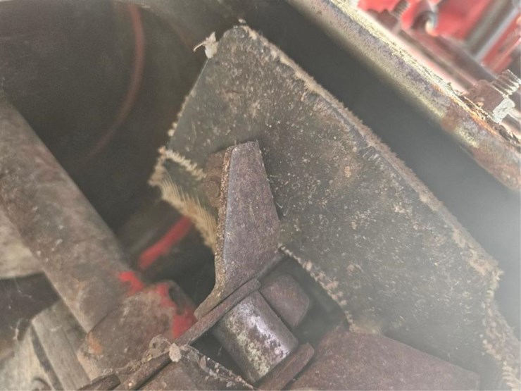 massey-ferguson-8570-image-23