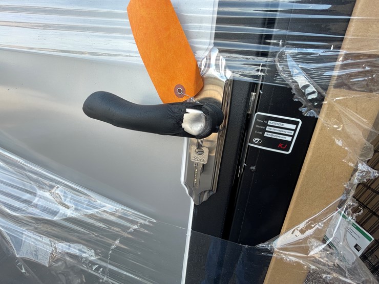 #4002-•-portable-restroom-image-6