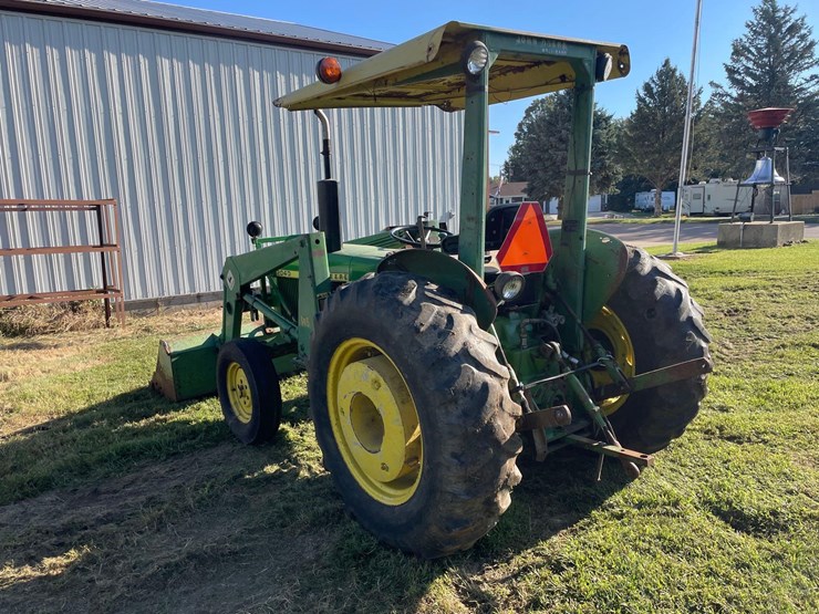 john-deere-2040-image-4