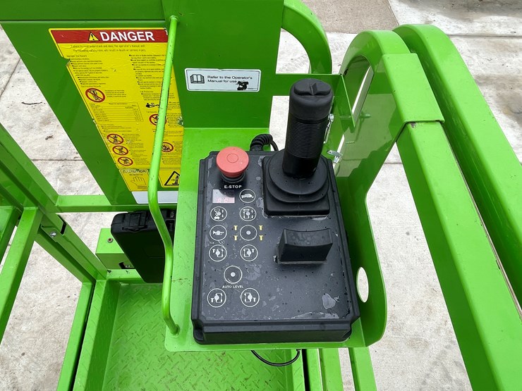 #120-•-2024-frontier-f3820tl-track-drive-scissors-lift-with-outriggers-image-29