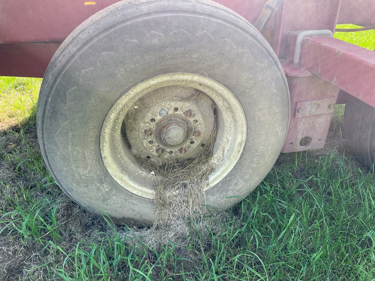 #5476-•-500-gallon-hardi-pull-behind-sprayer-image-16