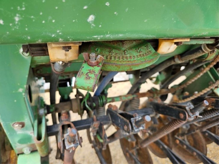 john-deere-8100-image-15
