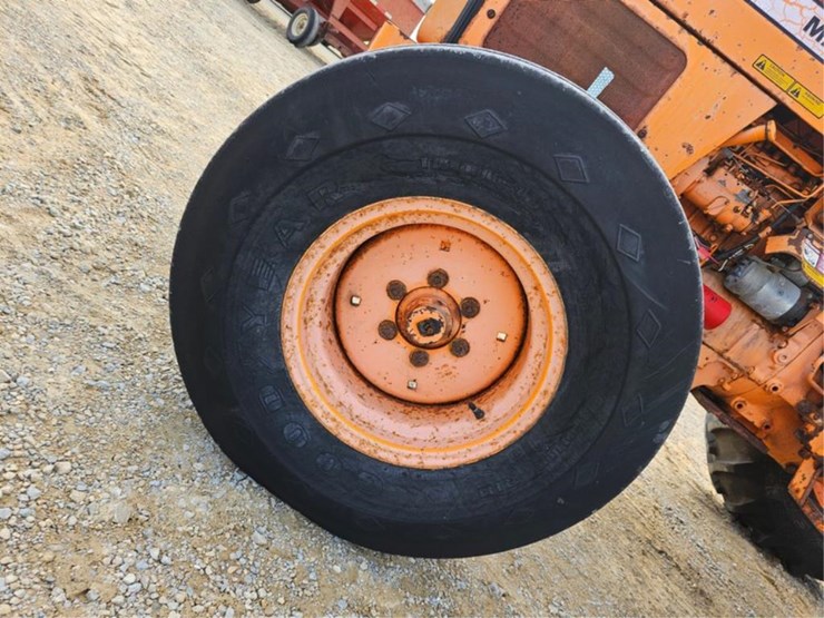 massey-ferguson-383-image-43