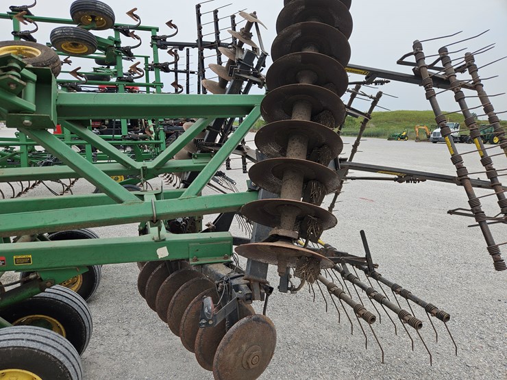 john-deere-630-image-9