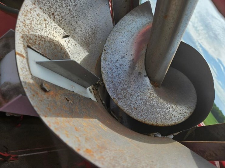massey-ferguson-8570-image-36