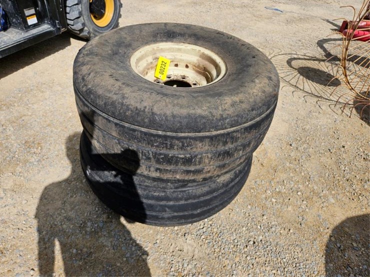#232-•-(2)-16.5l-x-16.1-tires-&-8-bolt-rims-image-4