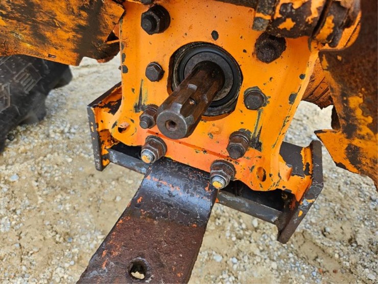massey-ferguson-383-image-18
