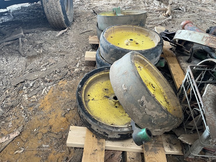 #5557-•-john-deere-gauge-wheels-image-6