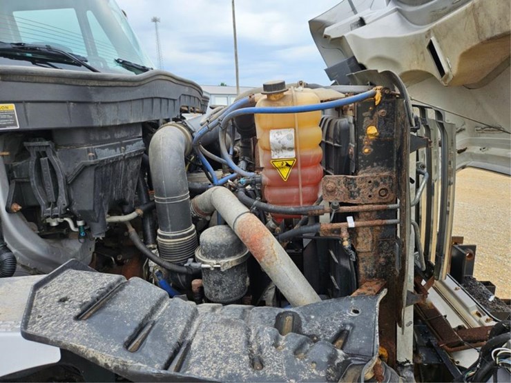 #318-•-2013-ih-7000-work-star-dump-truck-image-15