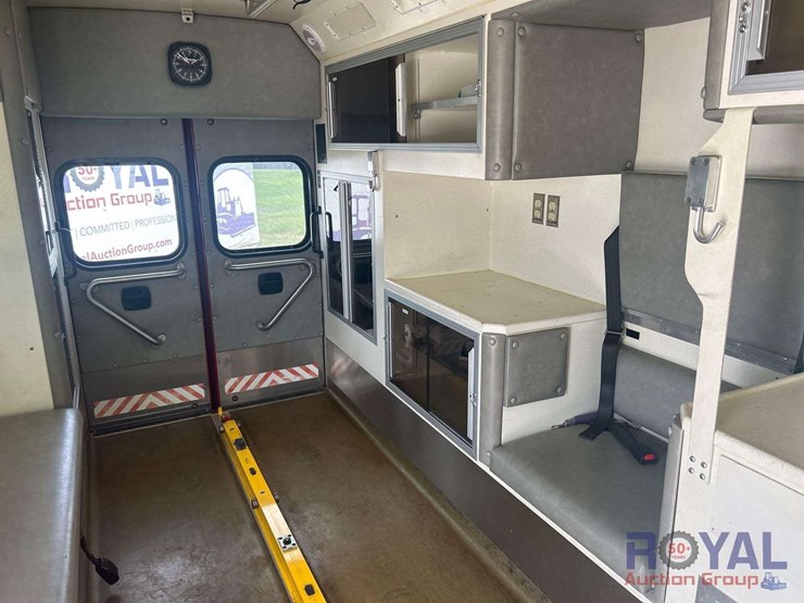 2012-freightliner-m2-106-braun-ambulance-image-25