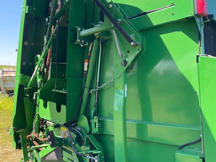 2017-john-deere-569-premium-image-29