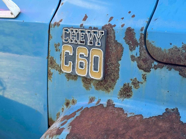 1973-chevy-c-60-custom-deluxe-image-13