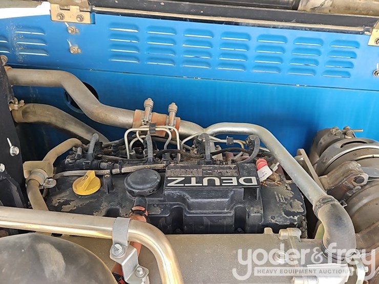 2018-genie-gth844-image-21
