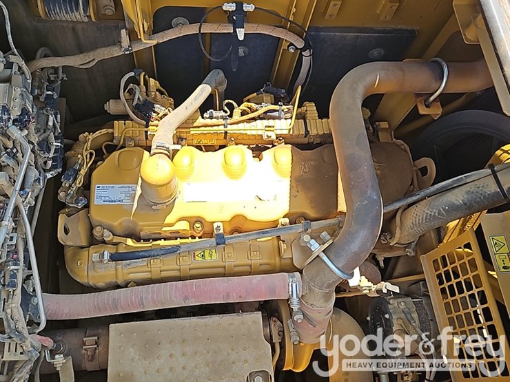2016-caterpillar-336fl-image-37