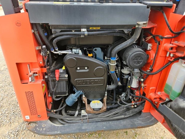 kubota-ssv75-image-12