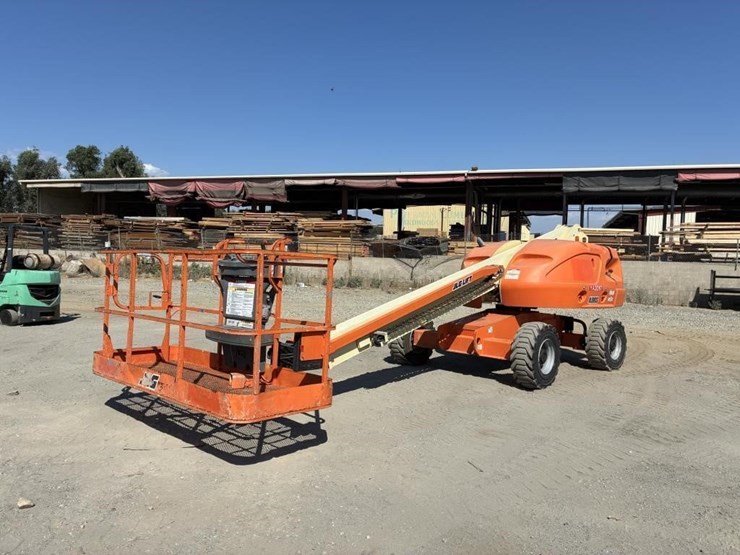 2012-jlg-400s-image-1