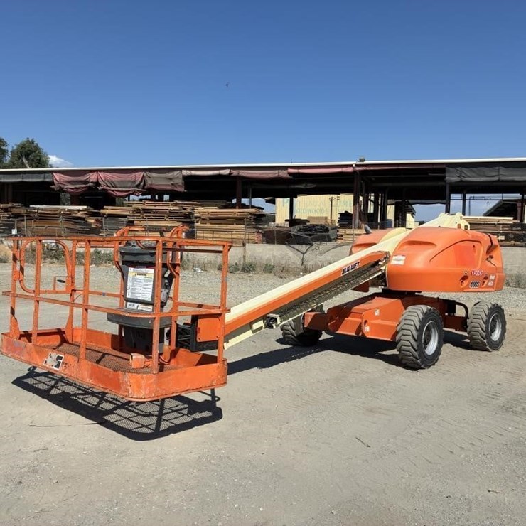 2012 JLG 400S