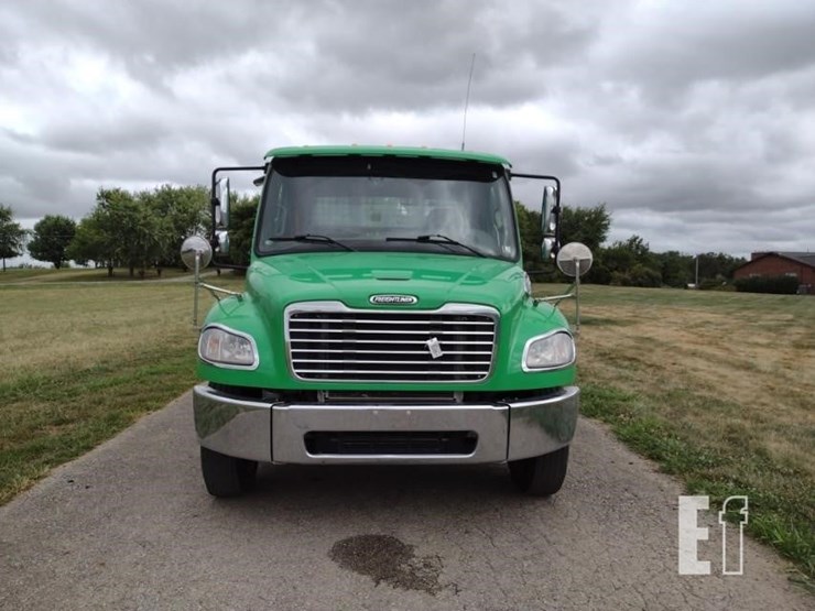 2019-18-freightliner-m2-106-rollback^title^-9506-image-4