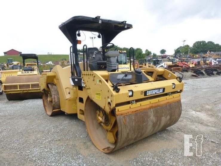 2014-caterpillar-cb64-image-22
