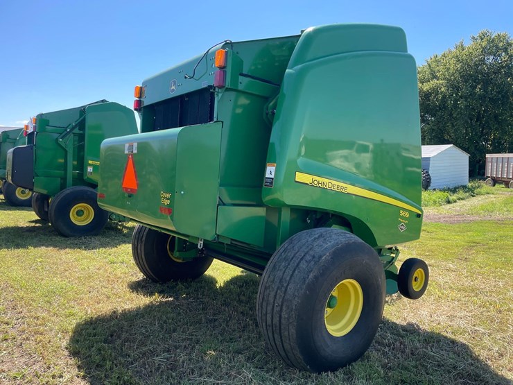2017-john-deere-569-premium-image-3