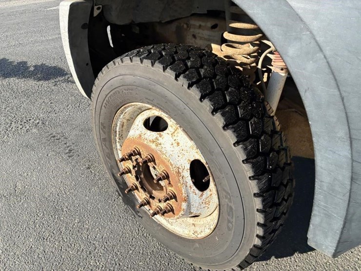 2006-ford-f550-image-8