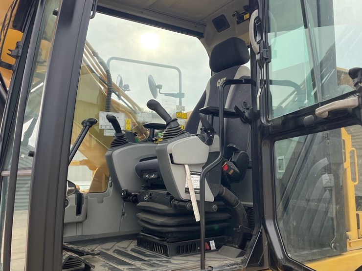 2018-caterpillar-318fl-image-60