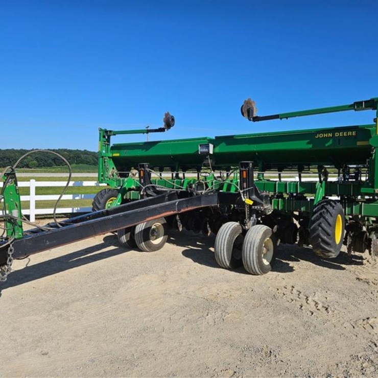 JOHN DEERE 1530
