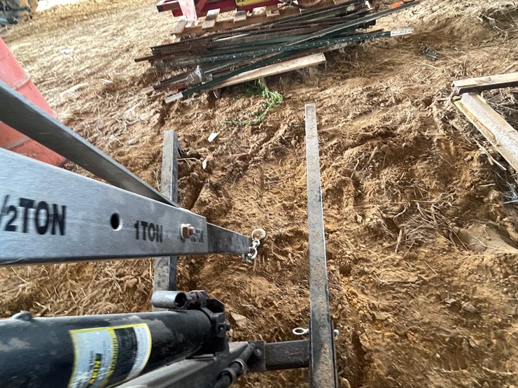 #5533-•-larin-2-ton-foldable-engine-hoist-image-9