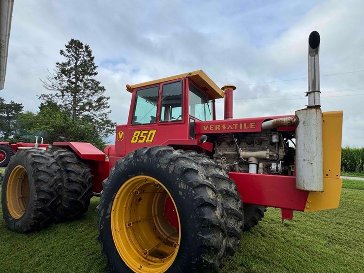 1976-versatile-850-image-34