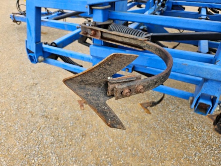 new-holland-st250-image-34