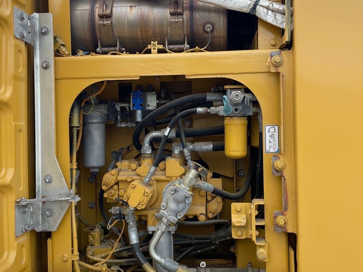 2018-caterpillar-318fl-image-44