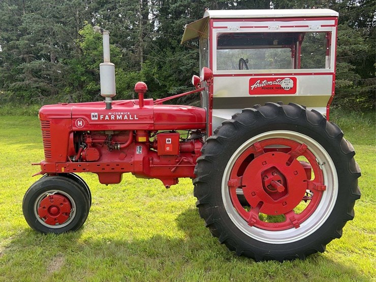 1948-farmall-h-with-automatic-cab-image-2