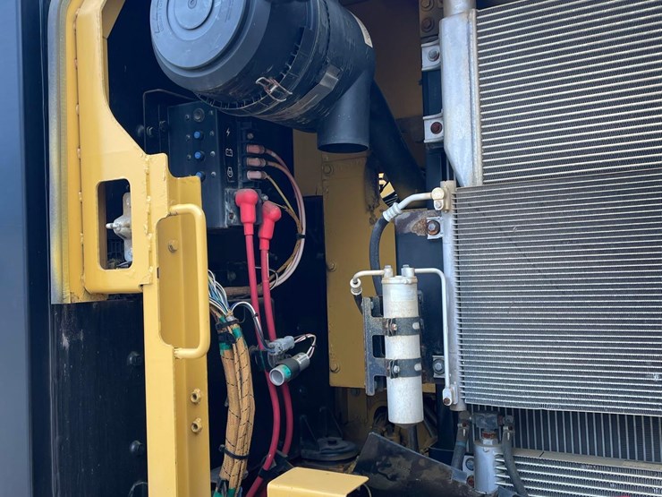 2018-caterpillar-318fl-image-28