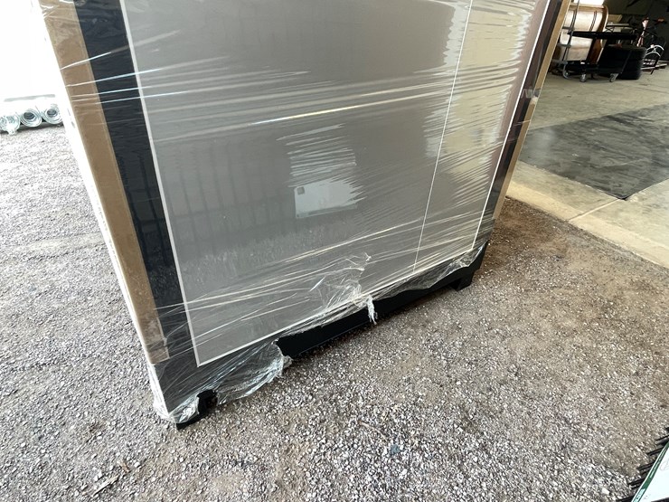 #4002-•-portable-restroom-image-9