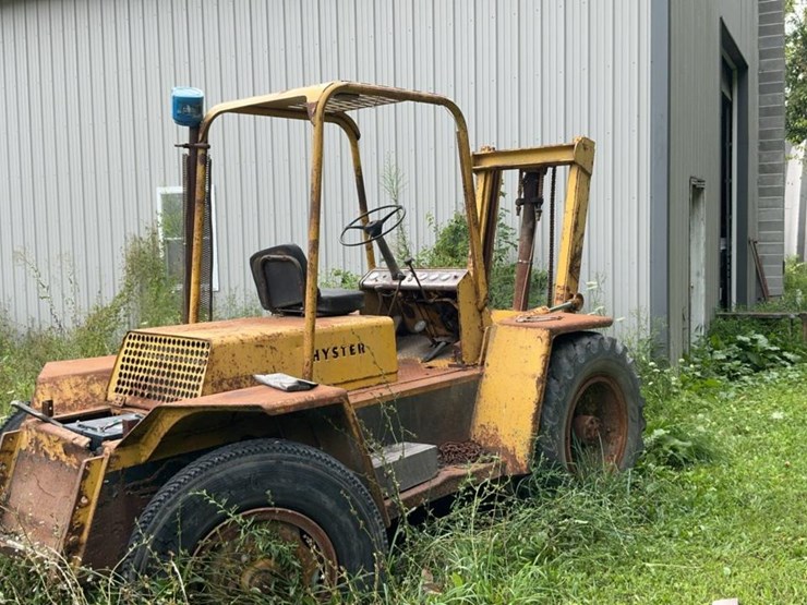 #205-•-hyster-forklift-image-13
