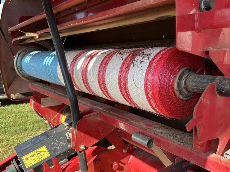 2015-new-holland-roll-belt-560-image-52