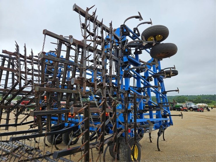 new-holland-st250-image-18