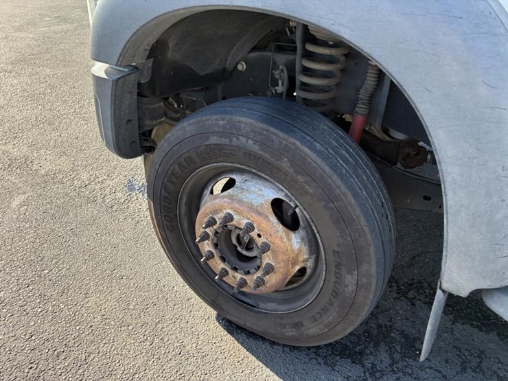 2012-ford-f550-image-6