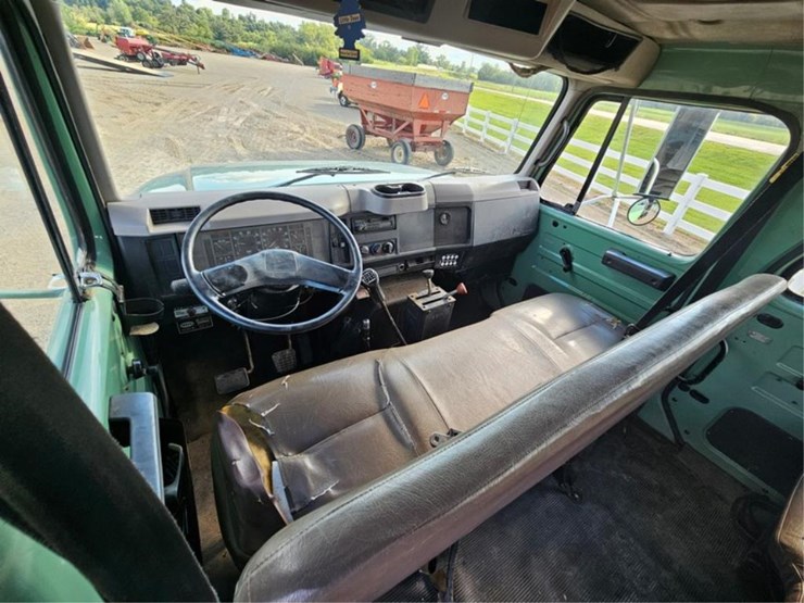 #384-•-1995-ih-4900-crew-cab-dump-truck-image-30