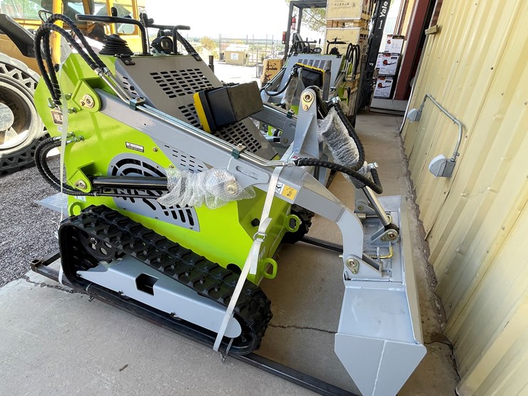 #4602-•-landhero-mini-skid-steer-loader-image-13
