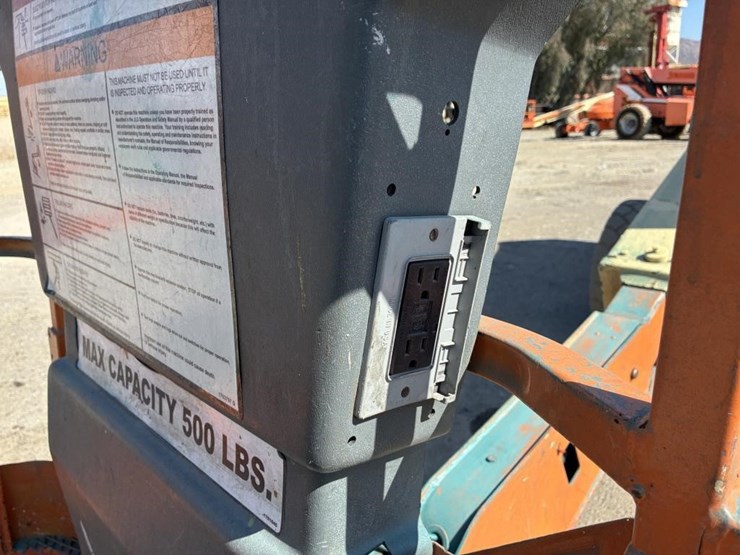 2007-jlg-e400a-image-10