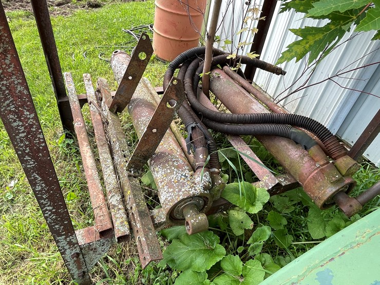 #5494-•-s.o.-company-metal-fuel-tank-on-metal-stand-image-9