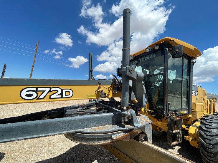 deere-672d-image-19
