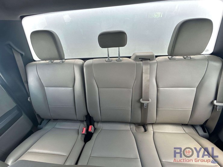 2019-ford-f-550-4x4-ext.-cab-chipper-truck-image-39