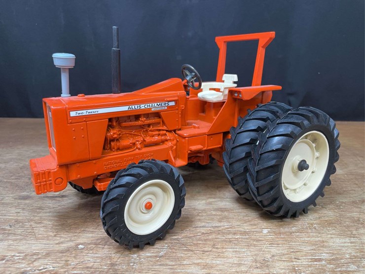 1/16-ac-220-1995-nfts-nib-ertl-image-2