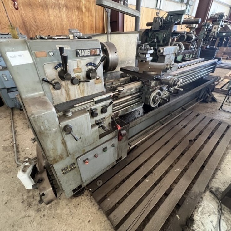 Yang Iron Gear Head Engine Lathe